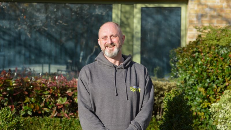 Simon in front of the sports centre