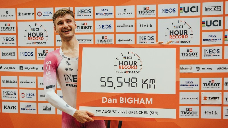 Oxford Brookes Alumnus smashes cycling world record