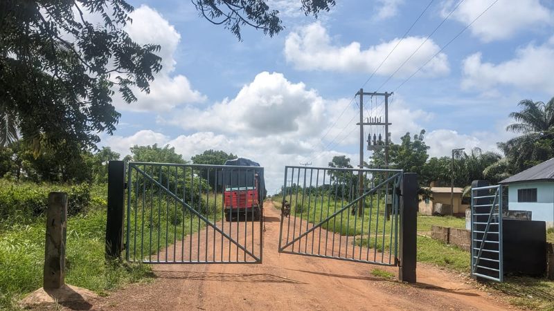 A border checkpoint on the Ghana-Togo border ( CC: Cathrine Talleraas)