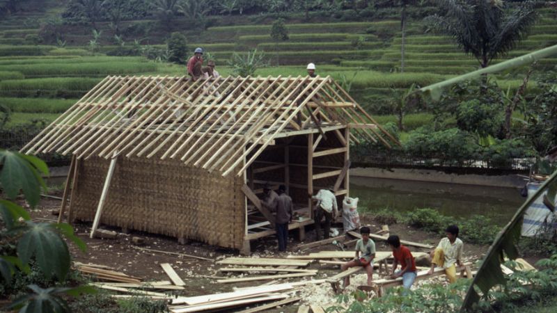 construction of a timber-framed house