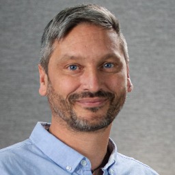 Dr Jonathan  Reid